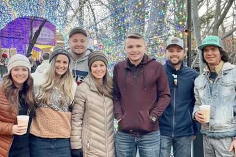 Jana Duggar, her brothers & friends celebrate Christmas at holiday theme park just weeks after..