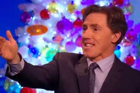 Rob Brydon leaves Catchphrase viewers annoyed with ‘unbearable’ habit – but did you spot it?