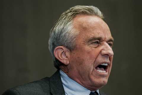 Celeb |  Robert Kennedy Jr. apologizes for calling Anne Frank at anti-vaccine rally