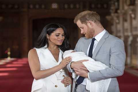 Meghan Markle’s job title on Archie’s birth certificate left royal fans totally baffled & it..
