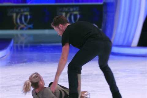 Dancing on Ice’s Kimberly Wyatt crashes onto the ice after failed attempt at inverted splits ahead..