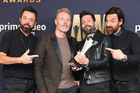 Old Dominion wins Group of the Year at the 2022 ACM Awards for the fifth straight year