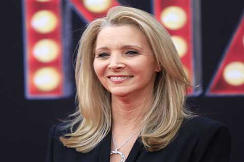 Friends legend Lisa Kudrow is worlds away from Phoebe as she makes epic TV return