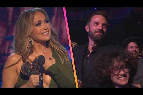 Ben Affleck CHEERS ON Jennifer Lopez as She Accepts iHeart’s Icon Award