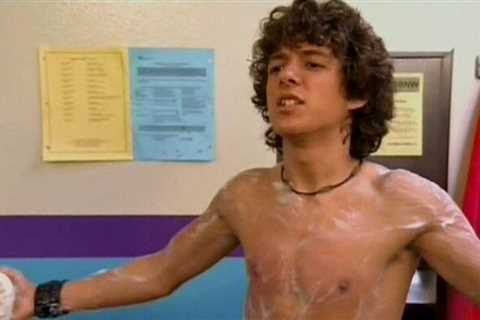 Remember Logan from Zoey 101? The Nickelodeon heartthrob is unrecognisable 17 years later