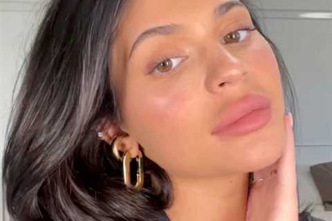 Kylie Jenner shares glam new video but fans think she’s had Botox & more lip fillers as star..