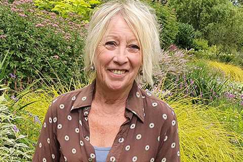 Who is gardening expert Carol Klein?