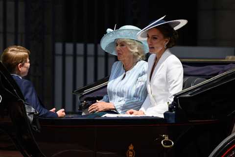 Why Royal Women Always Sit In The Rear Carriage