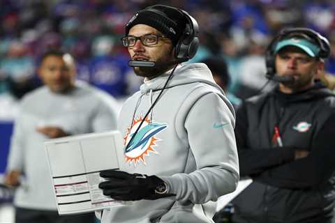 Dolphins coach Mike McDaniel speaks out after Bills fans hurled ice balls