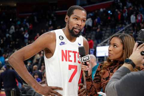Kevin Durant rips media after contentious Giovani Bernard interview