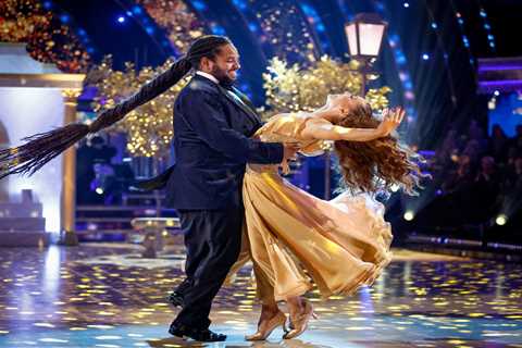 All the signs Strictly’s Hamza Yassin was falling for his partner Jowita Przystal