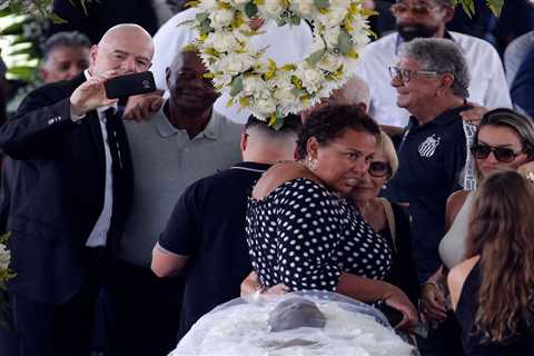FIFA President Gianni Infantino fires back at criticism over selfie near Pelé’s casket