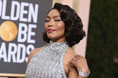 Angela Bassett Just Became The First MCU Star To Win For An Acting Role In A Marvel Film