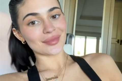 Kardashian fans think Kylie Jenner looks unrecognizable as she’s ‘overdoing her fillers’ in..