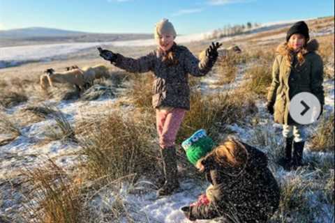 Amanda Owen charms Our Yorkshire Farm fans with pics of kids playing on frozen field