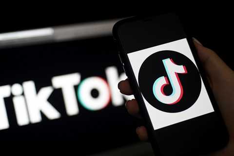 U.S. Senator Urges Apple and Google to Oust TikTok From App Stores