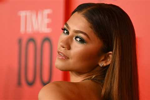 Zendaya Has Ditched Her Signature Dark Hair For A Short Blonde Hairstyle