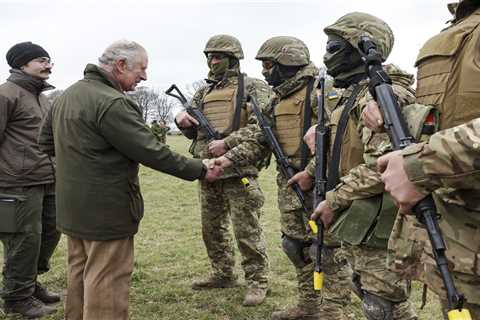 King Charles meets with brave Ukrainian fighting heroes being trained by British forces