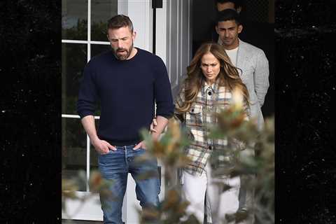 Jennifer Lopez and Ben Affleck Pull Out of Escrow on Another House