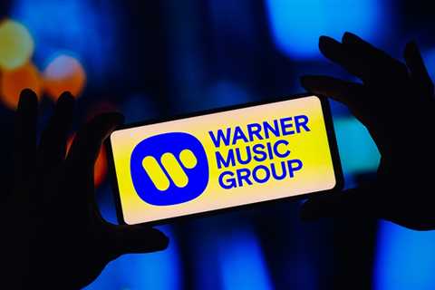 Warner Music CEO Urges Holdouts in Streaming Price Hikes to Raise Subscription Fees