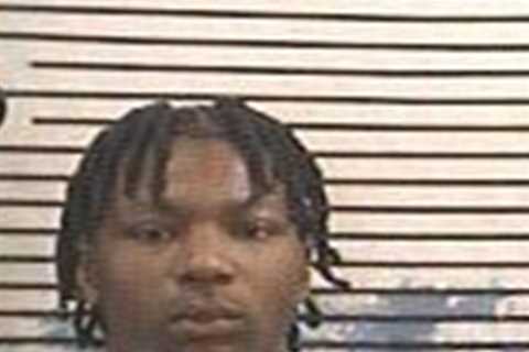 Alabama freshman football player Tony Mitchell arrested, charged with marijuana possession