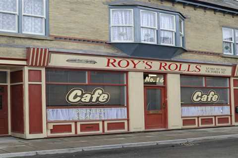 Corrie fans gobsmacked as they spot the price of a curry in Roys’ Rolls