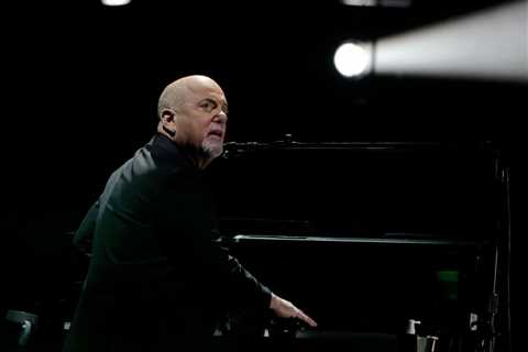 Watch Billy Joel Perform “Los Angelenos” For The First Time in 42 Years