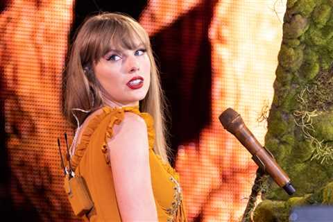 Taylor Swift Performs ‘Coney Island’ Live for the First Time — Without The National