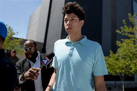 Jackson Mahomes appears in court on sexual battery charges following arrest