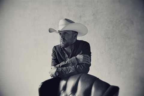 Justin Moore on New Album ‘Stray Dog,’ Keeping It Country & Taking Inspiration From 50 Cent: ‘I’m..