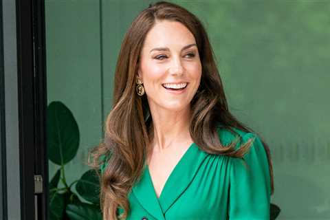 Kate Middleton looks radiant in green as she meets fans after charity visit