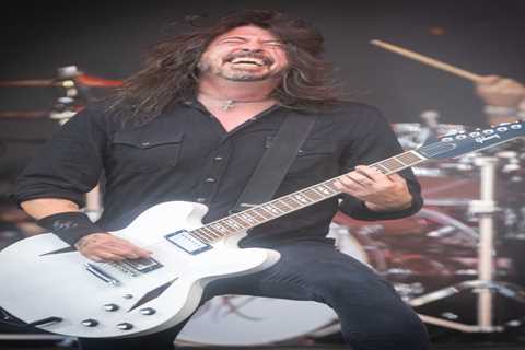 Glastonbury fans praise sign language interpreter after Foo Fighters performance