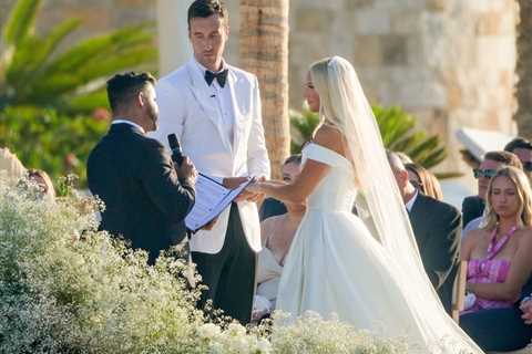 Ashley Brewer marries Frank Kaminsky in Mexico one week after ESPN layoff