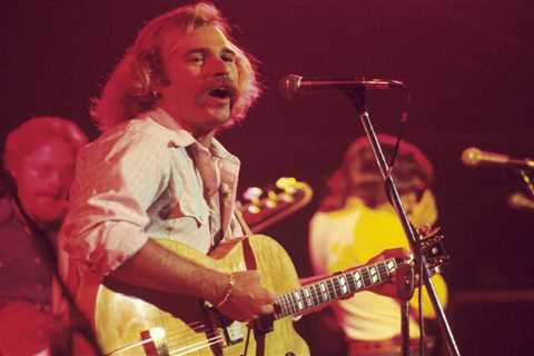 Jimmy Buffett Will Keep the Party Going With Final Album ‘Equal Strain on All Parts’