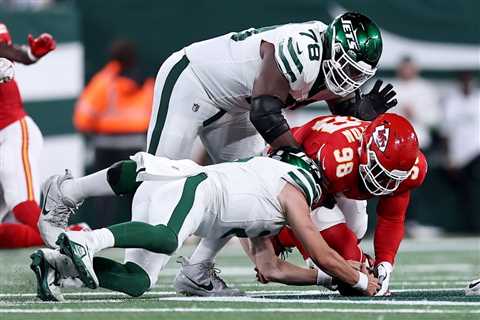 Jets’ upset bid sunk by Zach Wilson’s late fumble in heartbreaking loss to Chiefs