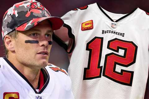 Tom Brady's Last Game-Worn Jersey Could Sell For $2.5 Million At Auction