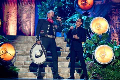 Marc Anthony & Pepe Aguilar Join Their Voices In Ranchera ‘Ojala Te Duela’ at 2023 Billboard Latin..