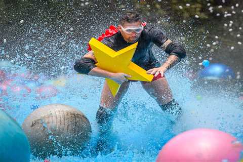 Tony Bellew dominates the Celebrity Cyclone challenge on I'm A Celebrity