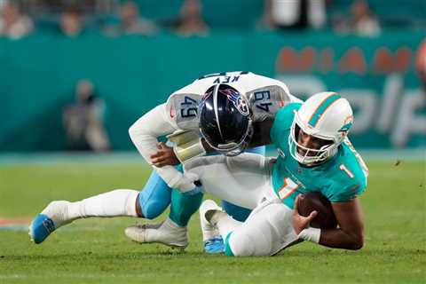 Tua Tagovailoa clunker leads to historic Dolphins collapse