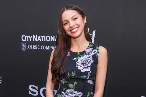 Olivia Rodrigo Sings Haunting, Misty-Mountain Version of ‘Can’t Catch Me Now’ on ‘The Late Show’