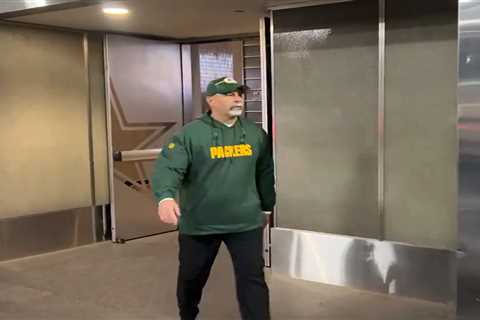 Packers assistant Rich Bisaccia taunts ‘How ‘bout them Cowboys’ after defeating his former team