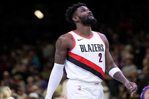 Deandre Ayton prevented from making Blazers return due to icy roads in neighborhood
