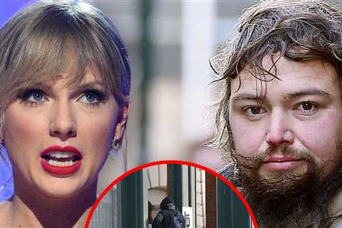 Man Arrested on Unrelated Warrant Tried to Open Door To Taylor Swift's Building