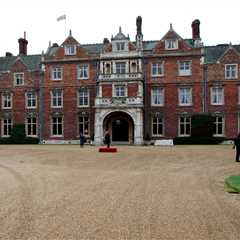 Where is Sandringham Estate and which royals lives there?