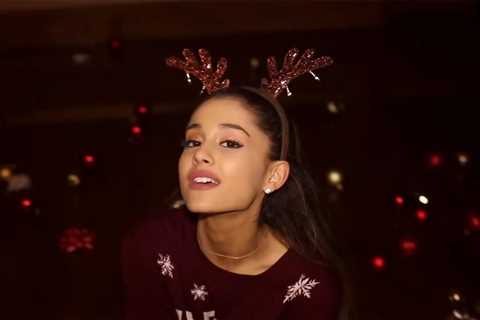 Ariana Grande Reveals Why the Original ‘Santa Tell Me’ Music Video Was Scrapped