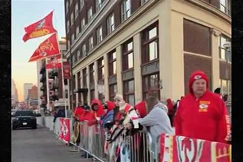 Chiefs Fans Already Lining Streets For SB Parade, Potential Taylor Swift Glimpse