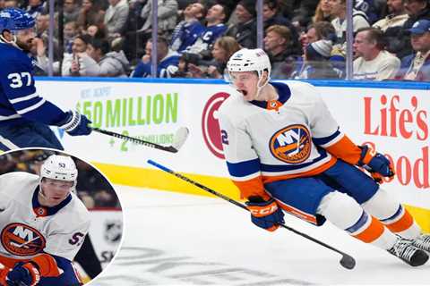 Islanders call up Kyle MacLean in potential sign of Casey Cizikas’ status