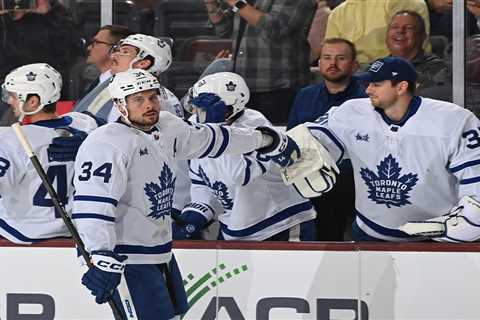 Auston Matthews scores 50th goal in 54th game, fastest to mark in 28 years