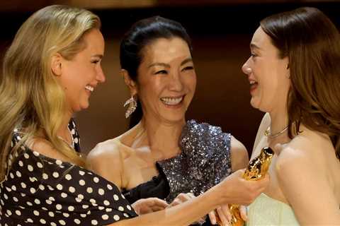 No, Emma Stone Didn’t Disrespect Michelle Yeoh As She Accepted Her Best Actress Oscar — Here’s What ..