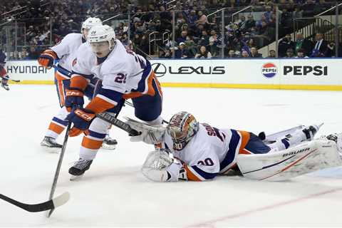 Islanders’ four-game skid comes at inopportune time